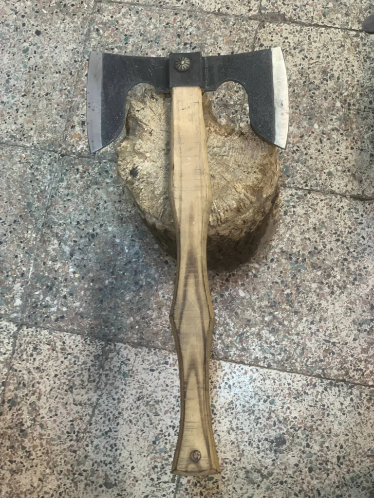 تبر دوطرفه زنجان مدل b100 | خرید صنایع دستی زنجان به قیمت کارگاهی |‌ تولیدی چاقو سالار