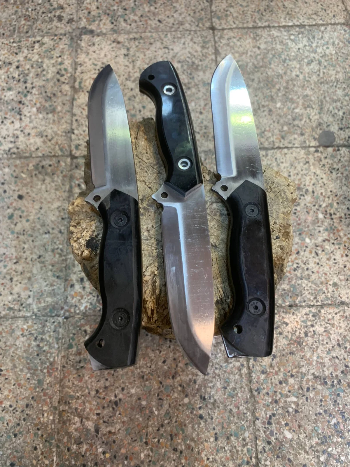 چاقوی شکاری آهن بر بیات مدل b129